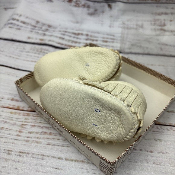 Vintage Deer skin beaded baby moccasins Taos Native American Indian Made Sz 0 NB - Picture 5 of 5